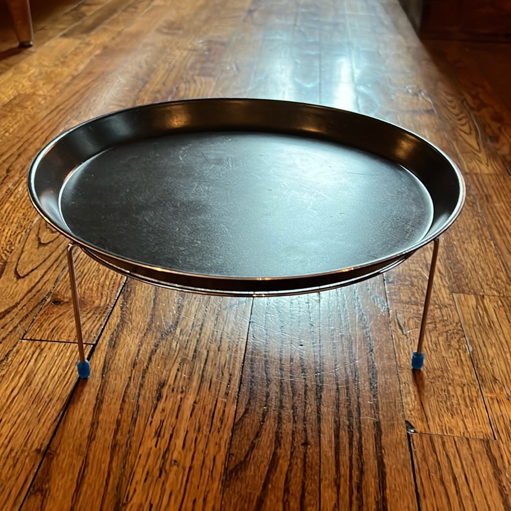 10 1/2 inch nonstick pan with elevated wire shelf